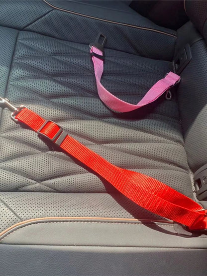 1Pcs Pet Seat Belt for Dog & Cat, Retractable Dog Seatbelt for Car, Adjustable Pet Safety Seat Belts